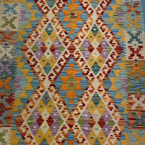 שטיח קילים צבעוני בעבודת יד