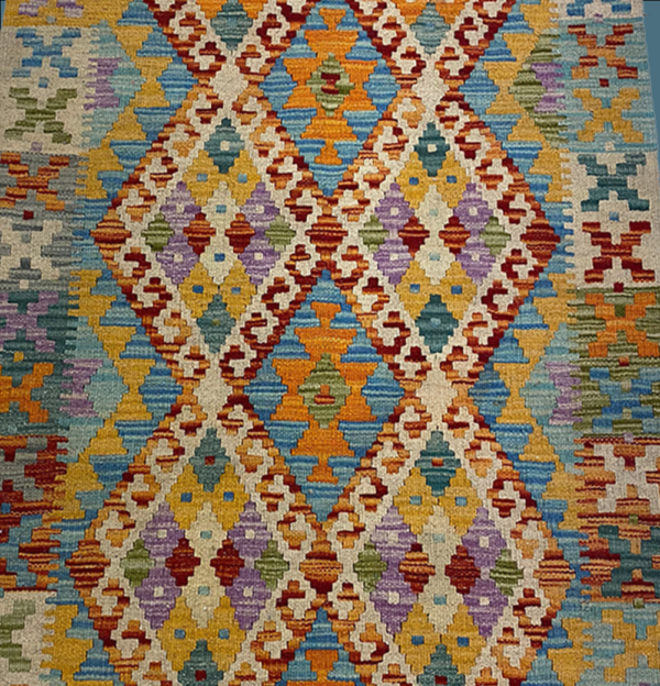 שטיח קילים צבעוני בעבודת יד