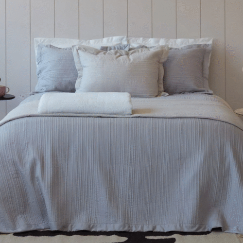 סט כיסוי מיטה זוגי וציפיות דגם עופרי - צבע לבן