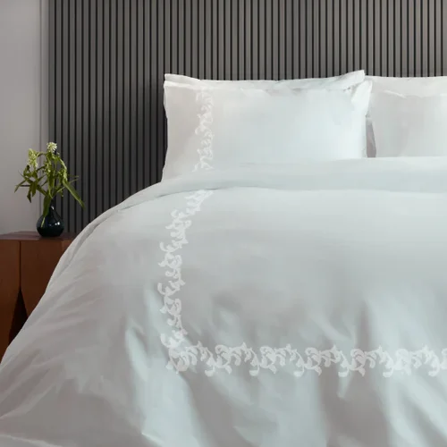 סט מצעים רקום  | 100 אחוז כותנה פרקל | דגם קוסמו לבן